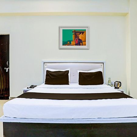 Super Hotel O Hyderabad Gate Iit Bhu Kakarmatha Eksteriør billede