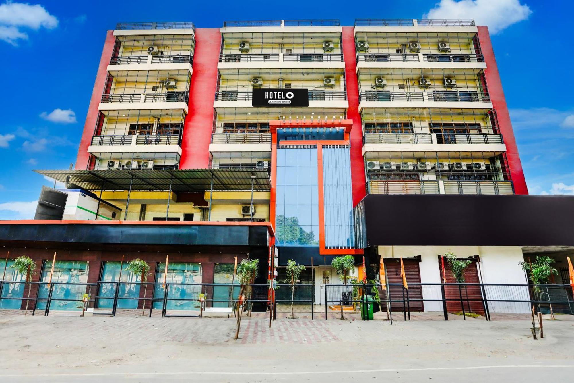 Super Hotel O Hyderabad Gate Iit Bhu Kakarmatha Eksteriør billede